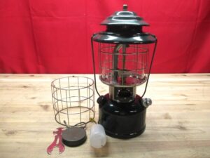 Coleman コールマン 214A700 オイルランタン 自衛隊モデル キャンプ アウトドア 現状品